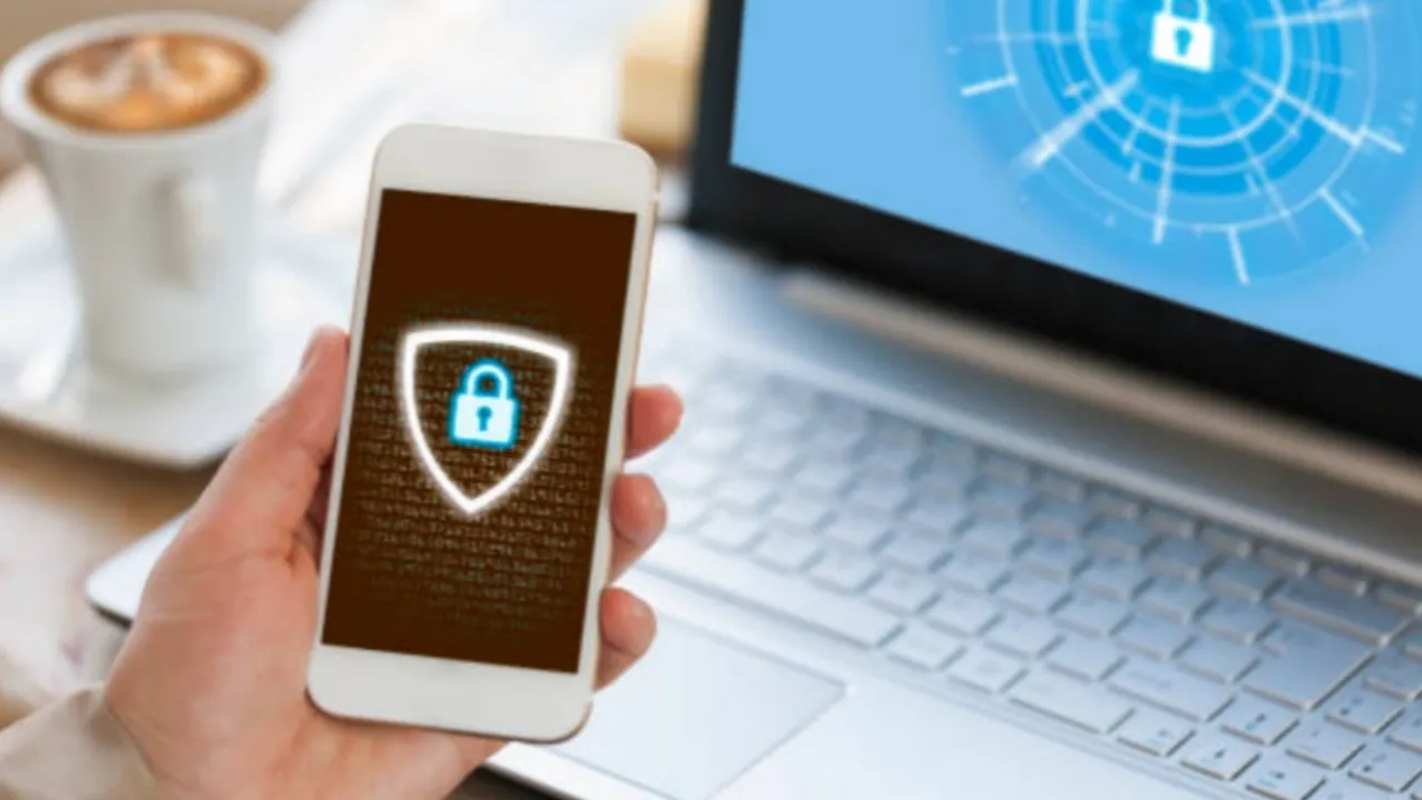 O que devo fazer se meu celular for hackeado e como evitar